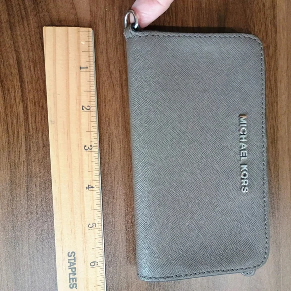 Michael Kors Brown Wallet - Picture 1 of 6